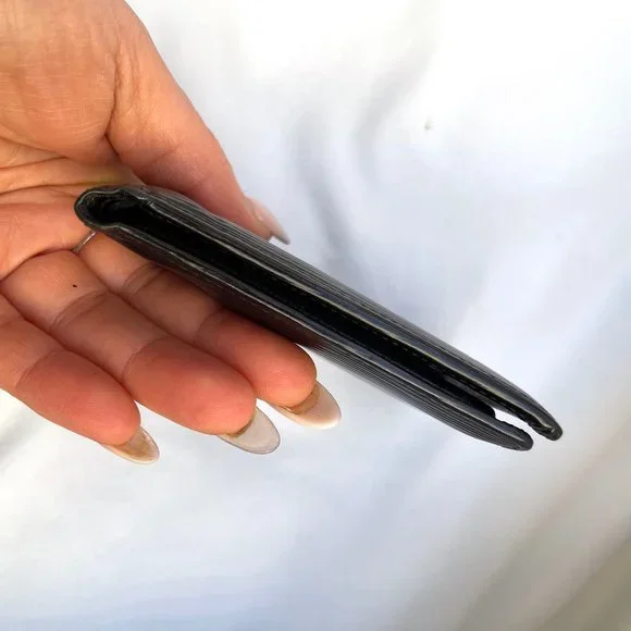 Auc Louis Vuitton Bifold Epi Black Vintage wallet